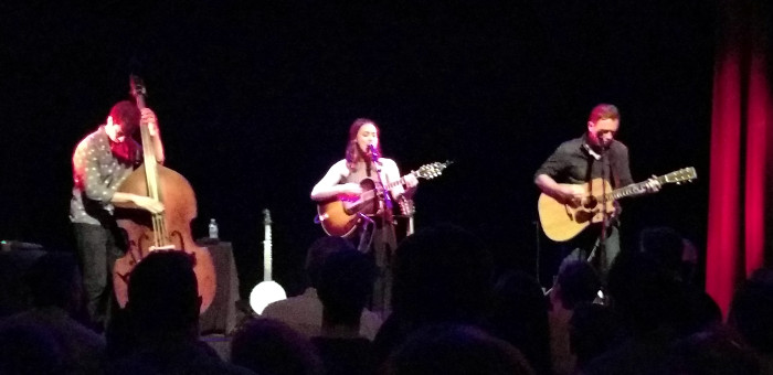 Featured image of post Review: Sarah Jarosz at Hall River Ballroom